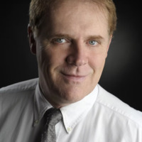 Headshot of Oliver Kessler